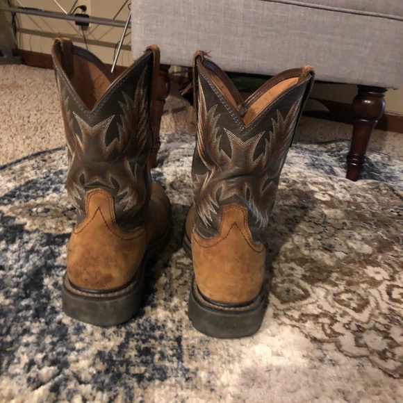 Sold on other site. Steel toe ARIAT work boots. - Picture 5 of 6